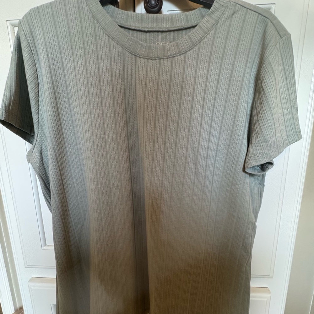 LOFT Green Short Sleeve Crew Neck Tee